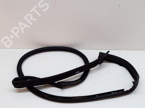 Used Rubber door seal TESLA MODEL S (5YJS) 75 (320 hp) 14631681