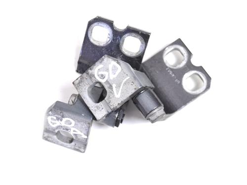 hingedoor-check-strap-alfa-romeo-giulia-952_-2015-30221458 main image