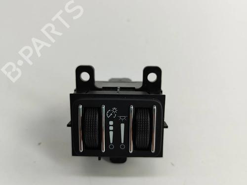 switch-maserati-quattroporte-vi-2012-24818084 main image