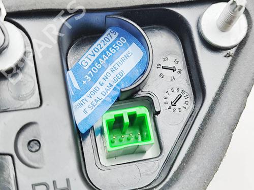 Piloto derecho del maletero JAGUAR F-PACE (X761) 2.0 TD4 AWD | BP30621375C80