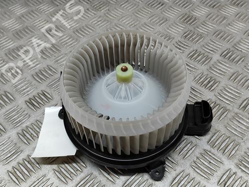 Used Heater blower motor LAND ROVER DISCOVERY V (L462) 3.0 D 4x4 (211 hp) 16944833