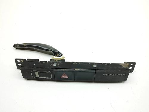 Pulsante luci di emergenza Pulsante luci di emergenza MITSUBISHI L200 / TRITON (KJ_, KK_, KL_) 2.4 DI-D 4WD (KL1T) (181 hp) 37493556 37493556