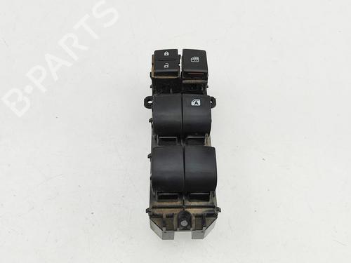 Used Right front window switch Right front window switch TOYOTA HILUX VIII Pickup (_N1_) 2.4 D 4WD (GUN125_, GUN125R) (150 hp) 34037383 34037383