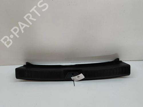 Used Tailgate trim Tailgate trim MAZDA CX-30 (DM) SKYACTIV-G M Hybrid (122 hp) 28557358 28557358