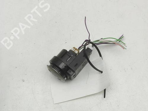 switch-nissan-navara-np300-pickup-d23-d23t-2014-34218174 main image