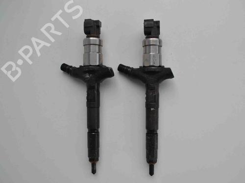 Used Injector OPEL SIGNUM Hatchback (Z03) 3.0 V6 CDTI (F48) (177 hp) 30220499