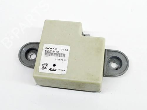 Used Electronic module BMW 5 (F10) 518 d (150 hp) 12927839