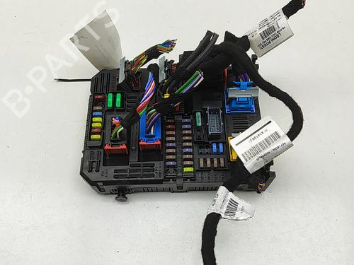 Used Fuse box Fuse box PEUGEOT 3008 II SUV (MC_, MR_, MJ_, M4_) Hybrid 180 (M4DGLU) (179 hp) 30178399 30178399