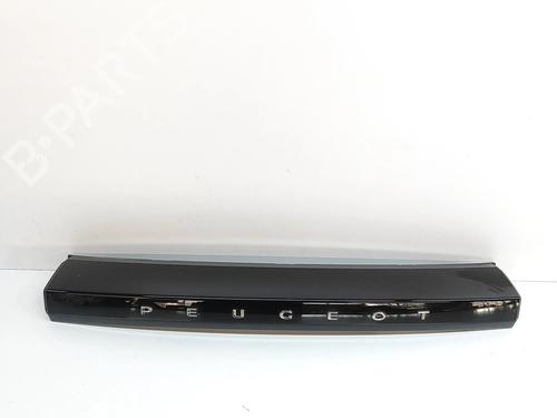 Used Tailgate trim Tailgate trim PEUGEOT 2008 II (UD_, US_, UY_, UJ_, UR_, UC_) e-2008 (UKZKXZ) (136 hp) 27786044 27786044
