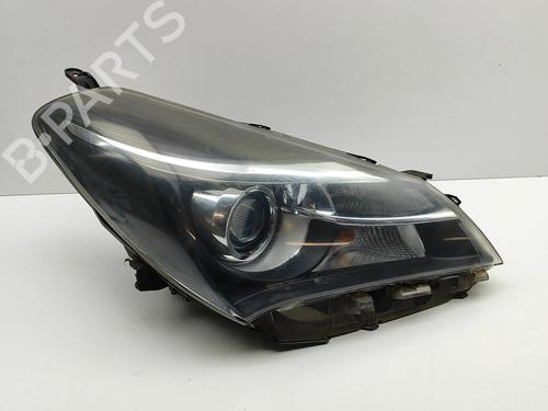 Used Right headlight Right headlight TOYOTA YARIS (_P13_) 1.3 (NSP130_, NSP130) (95 hp) 26022666 26022666