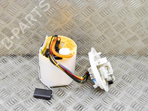 Used Fuel pump MERCEDES-BENZ B-CLASS Sports Tourer (W247) B 180 (247.084) (136 hp) 27761403