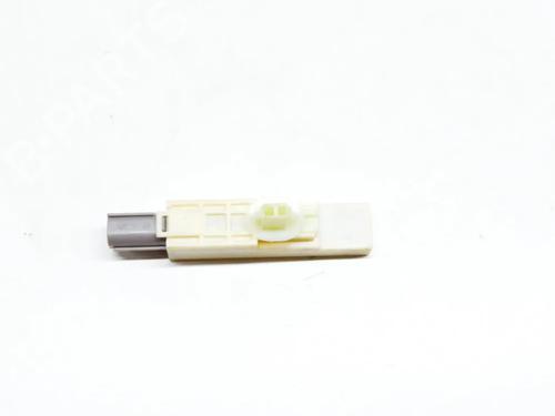 Used Electronic module Electronic module TOYOTA YARIS (_P13_) 1.5 Hybrid (NHP130_) (101 hp) 8145073 8145073