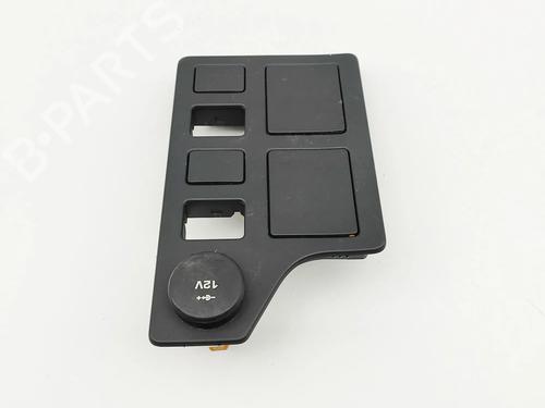 Console centrale Console centrale LAND ROVER DISCOVERY V (L462) 2.0 Sd4 4x4 (241 hp) 37029766 37029766