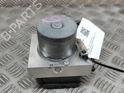 ABS Bremseaggregat TOYOTA YARIS (_P21_, _PA1_, _PH1_) 1.5 Hybrid (MXPH10, MXPH11) (116 hp) 28559792