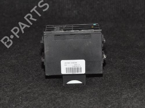 Used Electronic module TOYOTA YARIS (_P9_) 1.3 VVT-i (NCP90_, NCP90R) (86 hp) 7733557