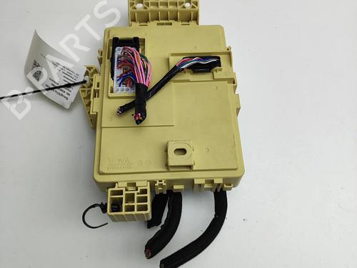 Used Fuse box Fuse box 39534413 39534413