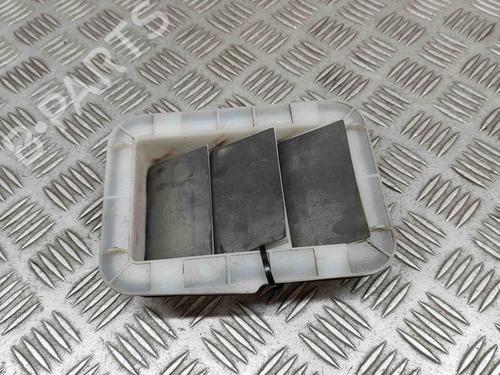Used Grille TOYOTA AURIS (_E18_) 1.3 Dual-VVTi (NRE180_, NRE180R) (99 hp) 29458685