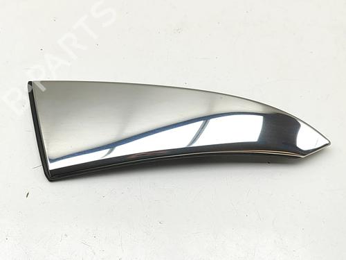 Used Tailgate trim Tailgate trim PEUGEOT 3008 II SUV (MC_, MR_, MJ_, M4_) Hybrid 180 (M4DGLU) (179 hp) 30178445 30178445