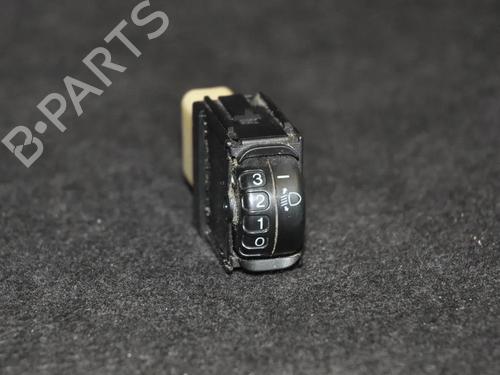 Used Electronic module TOYOTA YARIS (_P1_) 1.3 (SCP12_, SCP13_, SCP12R, SCP13R) (87 hp) 6722943