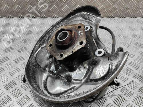 Venstre hjullejehus spindel AUDI Q5 (FYB, FYG) 40 TDI quattro (190 hp) 28446521