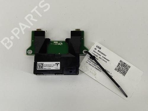 Elektronische module TESLA MODEL 3 (5YJ3) EV AWD (351 hp) 28554527