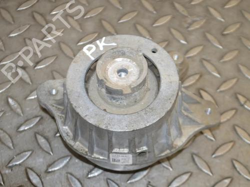 Used Engine mount Engine mount MERCEDES-BENZ C-CLASS Coupe (C205) C 250 d (205.308) (204 hp) 33349839 33349839