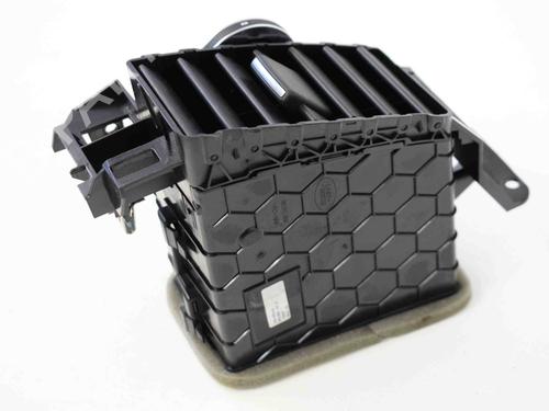 Used Air vent LAND ROVER DISCOVERY V (L462) 2.0 Sd4 4x4 (241 hp) 30210445