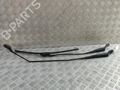 front-windshield-wiper-arm-renault-zoe-bfm_-2012-33372047 main image