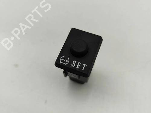 switch-lexus-is-iii-_e3_-2013-27797207 main image