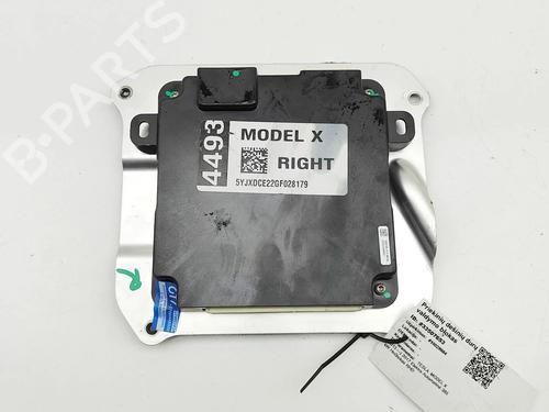 Used Electronic module TESLA MODEL X (5YJX) 90D AWD (525 hp) 31297396
