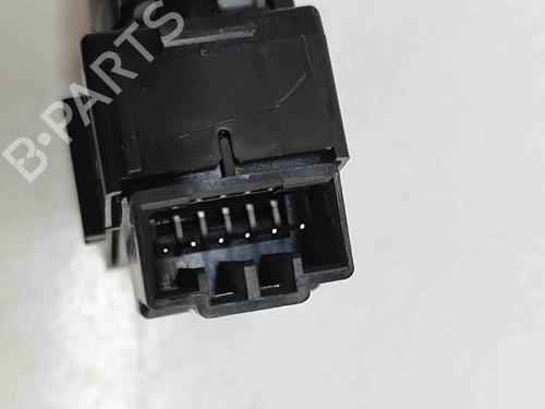 Switch VOLVO V60 II (225) B6 Mild-Hybrid AWD | BP29459365I30 