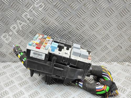 Used Fuse box Fuse box 37642784 37642784