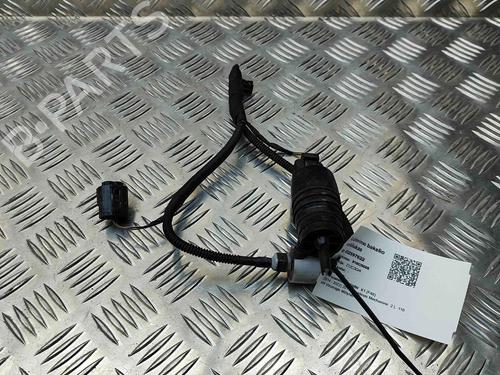 Used Washer pump Washer pump BMW X1 (F48) sDrive 18 d (150 hp) 29730991 29730991