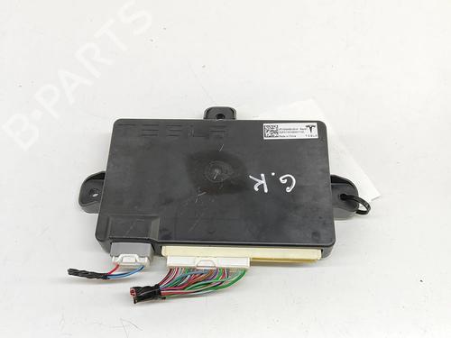 Used Electronic module Electronic module TESLA MODEL X (5YJX) P100D AWD (772 hp) 25218023 25218023