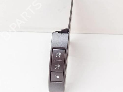 Commutateur VW PHAETON (3D1, 3D2, 3D3, 3D4, 3D6, 3D7, 3D8, 3D9) 4.2 V8 4motion (335 hp) 7733025