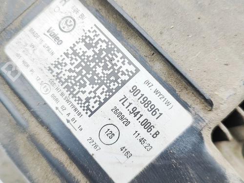 Right headlight VW TRANSPORTER T6 Van (SGA, SGH, SHA, SHH) 2.0 TDI | BP30885549C29 