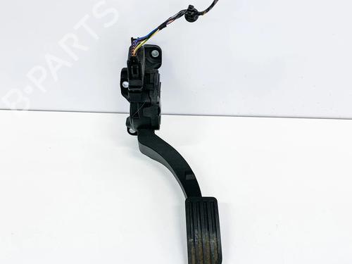 Used Pedal VOLVO V60 I (155) D4 (181 hp) 6760514