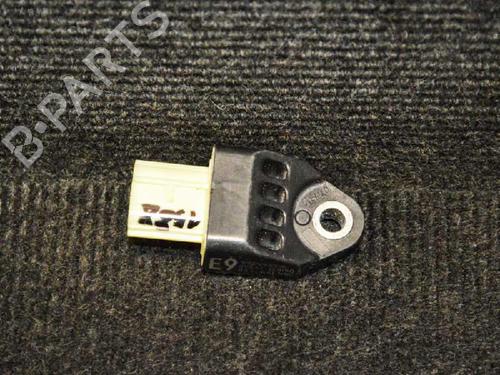 Used Electronic sensor TOYOTA YARIS (_P13_) 1.3 (NSP130_, NSP130) (99 hp) 6726184