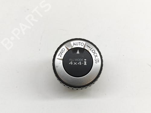 Used Switch NISSAN X-TRAIL II (T31) 2.0 dCi 4x4 (150 hp) 25787167