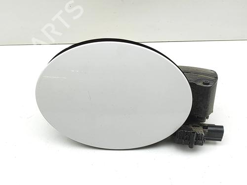 fuel-flap-jaguar-f-pace-x761-2015-33395470 main image