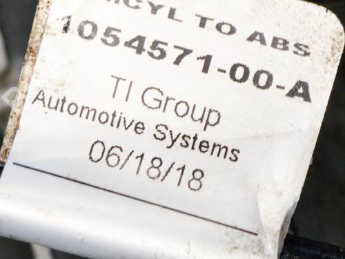 Pipe TESLA MODEL S (5YJS) 75 | BP8834387M125 