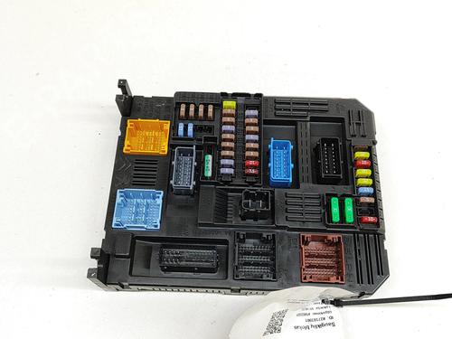 Used Fuse box CITROËN C5 AIRCROSS (A_) 1.2 PureTech 130 (ARHNSJ) (131 hp) 28551415