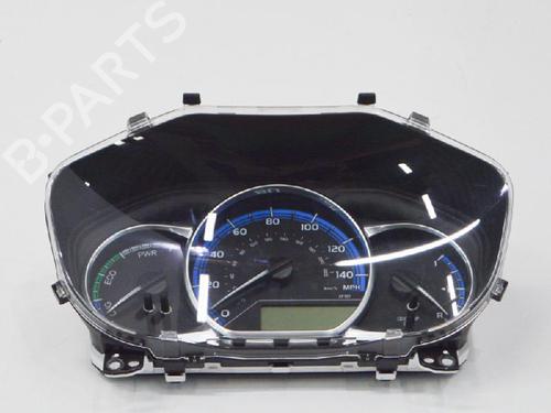 Instrument cluster TOYOTA YARIS (_P13_) 1.5 Hybrid (NHP130_, NHP130) | BP6752592C47 
