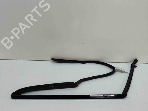 Used Rubber door seal LAND ROVER RANGE ROVER VELAR (L560) 2.0 D240 SD4 4x4 (241 hp) 29337191