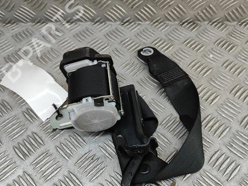 rear-left-seatbelt-lexus-nx-_z1_-2014-28028824 main image