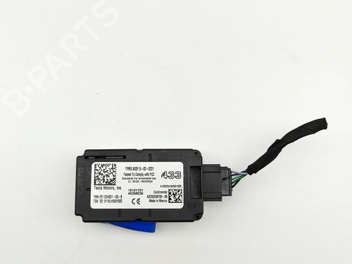 Used Electronic module Electronic module TESLA MODEL X (5YJX) P90D AWD (772 hp) 36471003 36471003