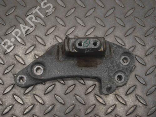 Support PEUGEOT 3008 II SUV (MC_, MR_, MJ_, M4_) 1.2 THP/ PureTech 130 (MRHNSM, MRHNSU, MRHNSJ, MRHNYW,... | BP30268547C155