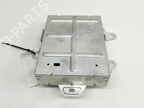 Electronic module TESLA MODEL Y (5YJY) EV Performance All-wheel Drive | BP33371178M83 - Image 3