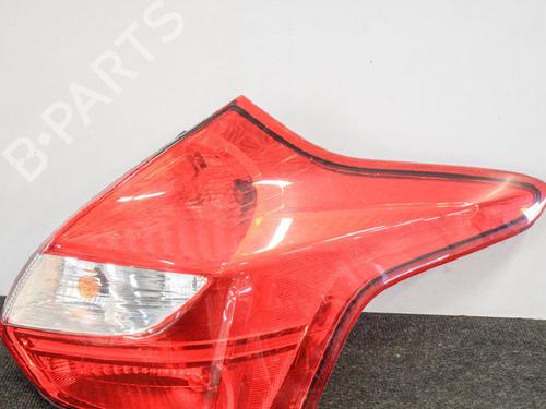 Used Right taillight FORD FOCUS III 1.0 EcoBoost (100 hp) 7735493