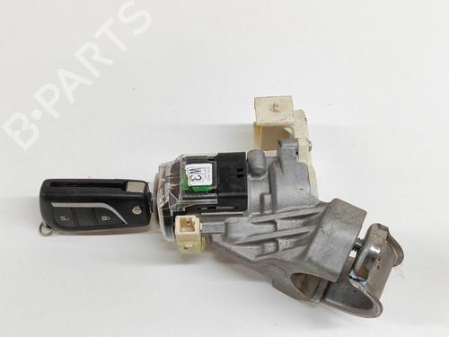 Used Ignition barrel TOYOTA HILUX VIII Pickup (_N1_) 2.4 D 4WD (GUN125_, GUN125R) (150 hp) 16535603